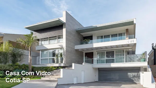 Casa com vidro, Cotia - SP
